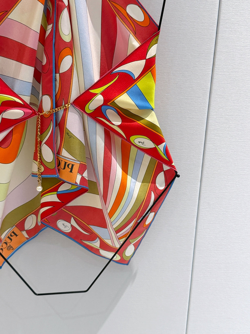 26S HALTER SCARF TOP IN MULTICOLOR PRINTED SILK