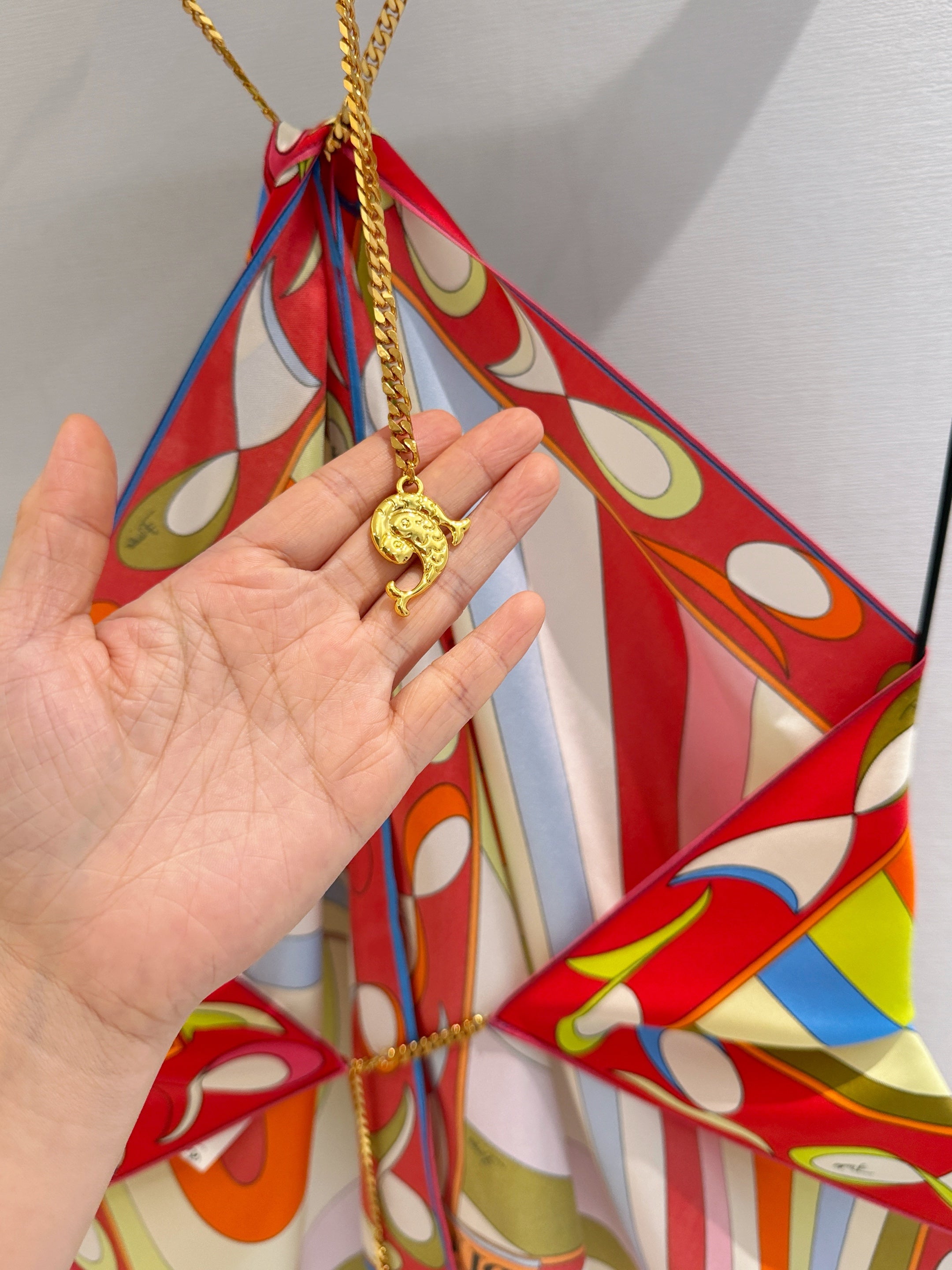 26S HALTER SCARF TOP IN MULTICOLOR PRINTED SILK