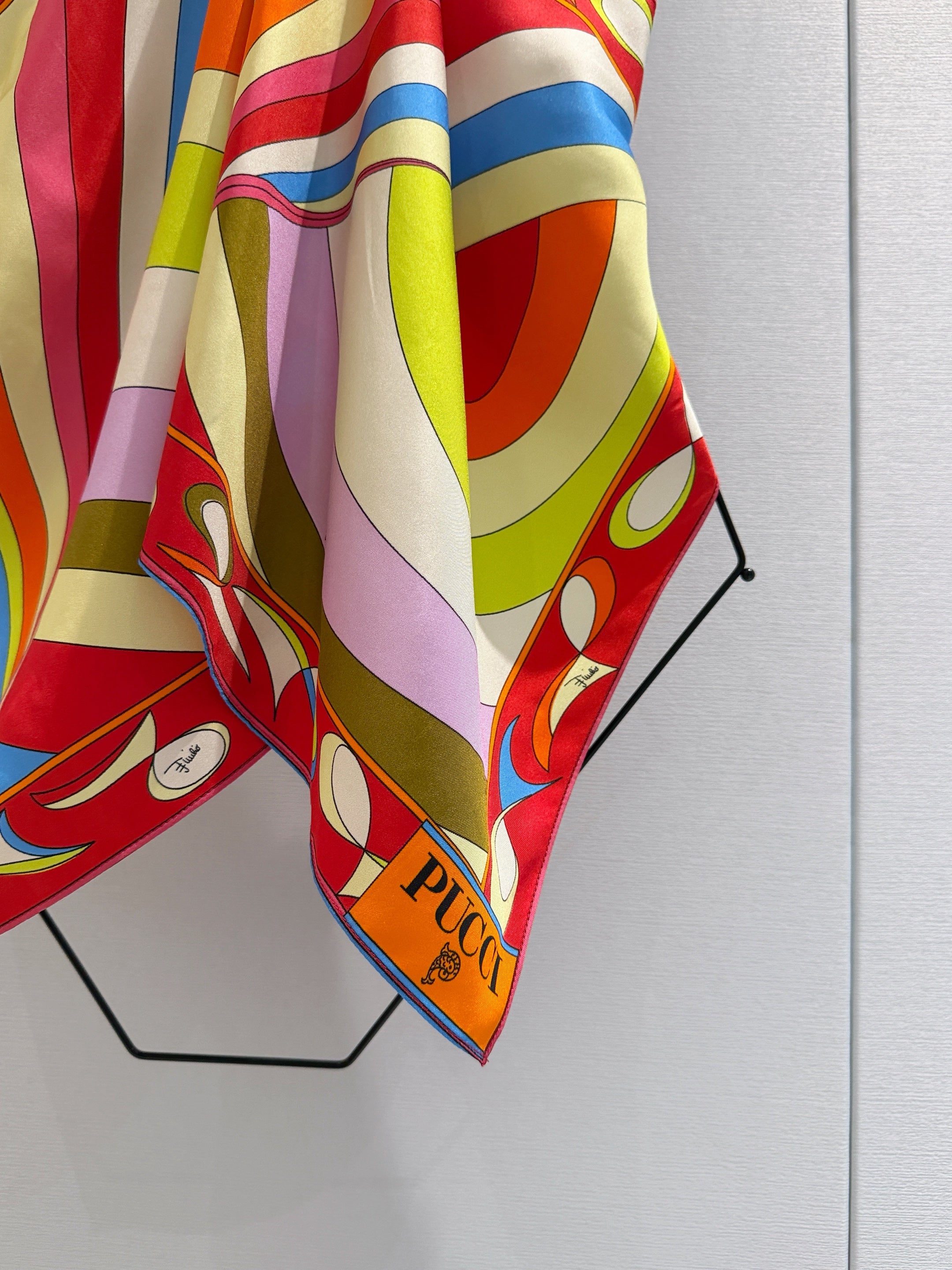 26S HALTER SCARF TOP IN MULTICOLOR PRINTED SILK