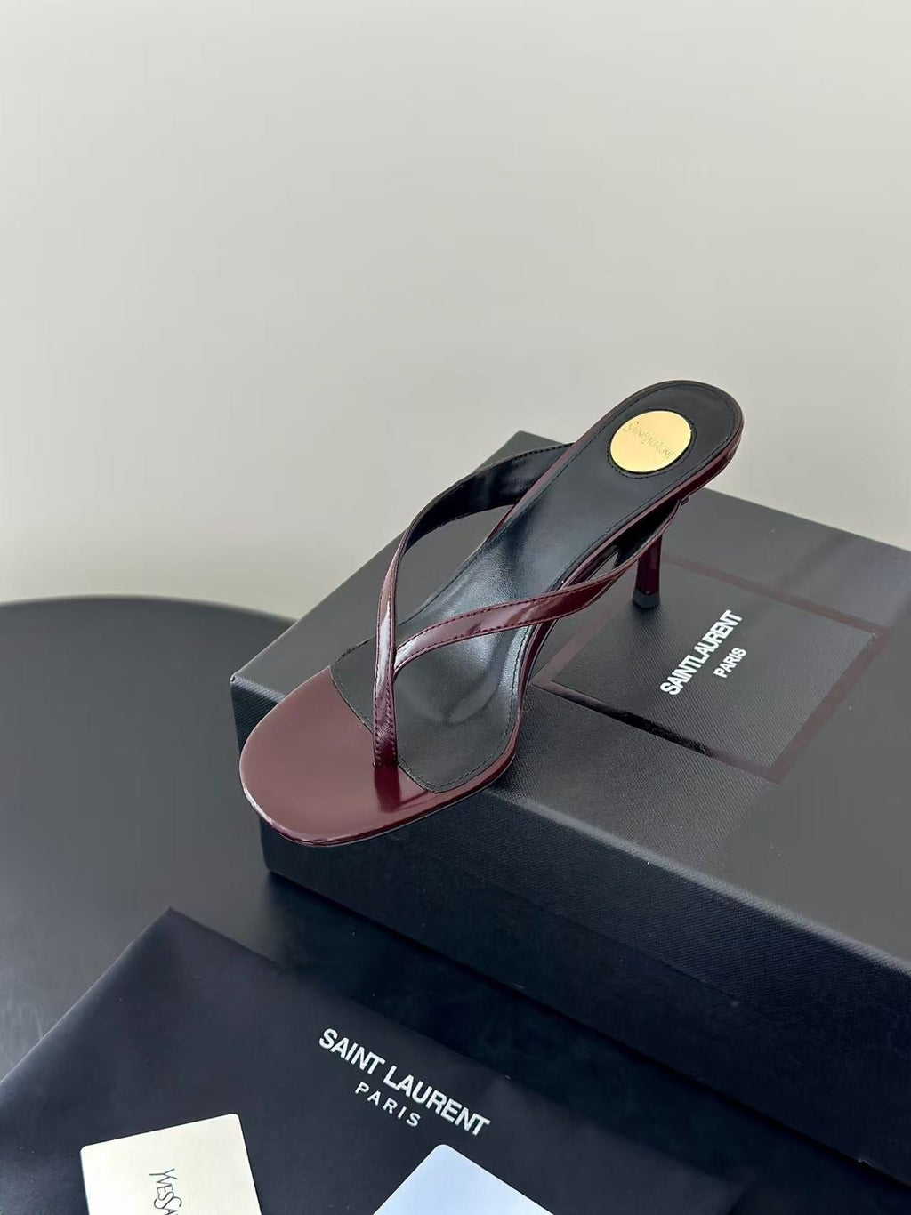 26S THONG HIGHHEEL SANDAL IN BURGUNDY PATENT LEATHER