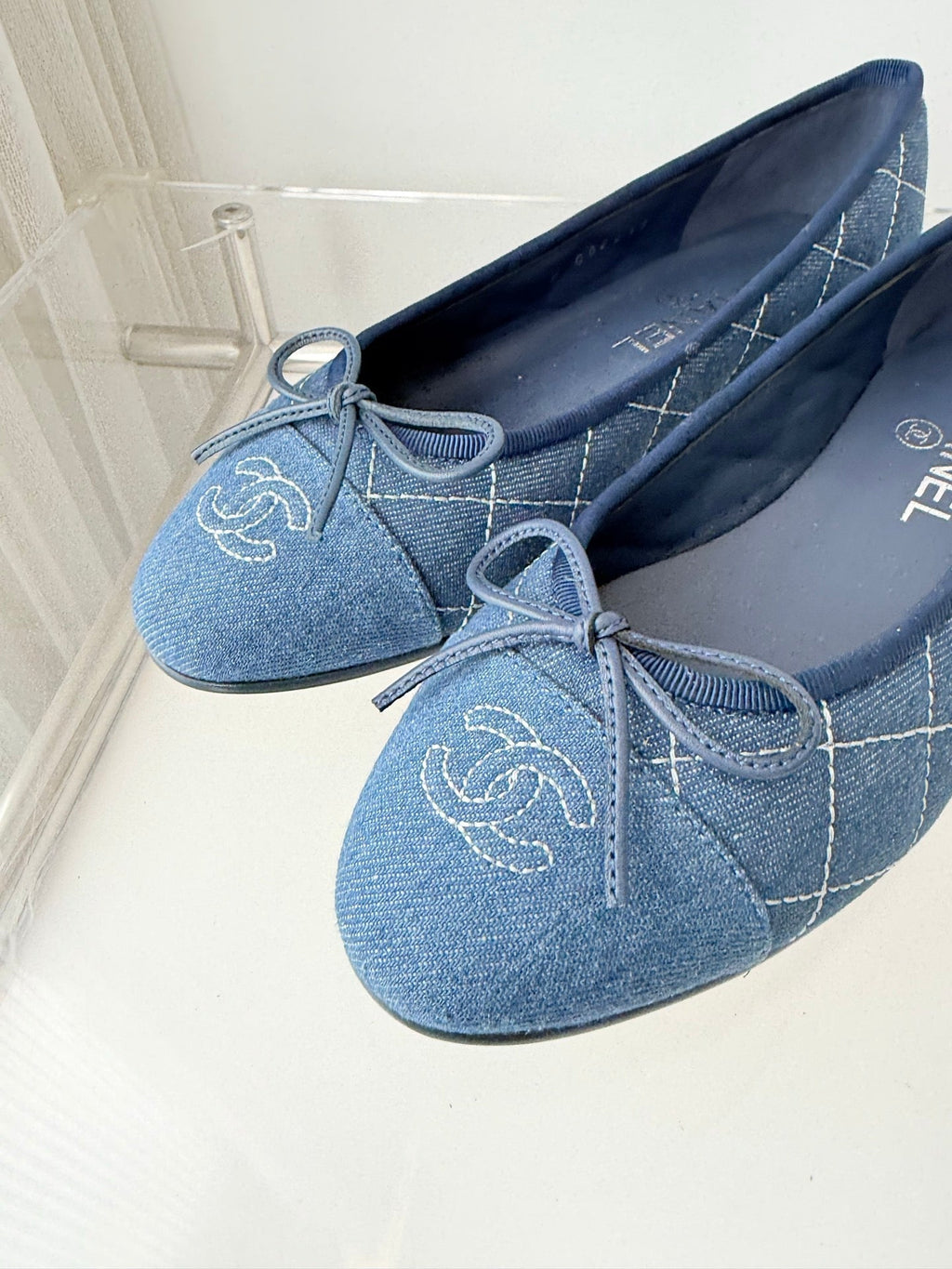 26S BALLET FLATS IN BLUE DENIM WITH BOW