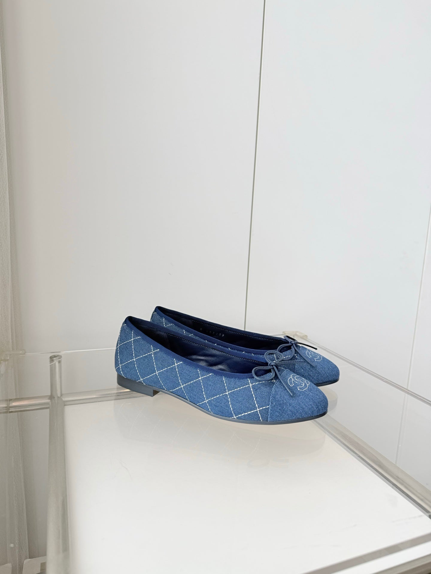 26S BALLET FLATS IN BLUE DENIM WITH BOW