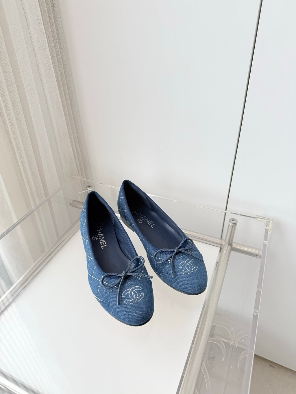 26S BALLET FLATS IN BLUE DENIM WITH BOW